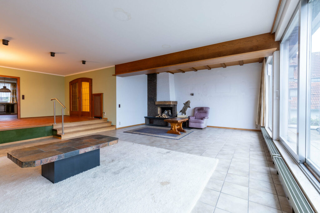 Geräumiges Mehrgenerationenhaus direkt am Rhein in Köln Porz Ensen zum Kauf - Wohnzimmer Original