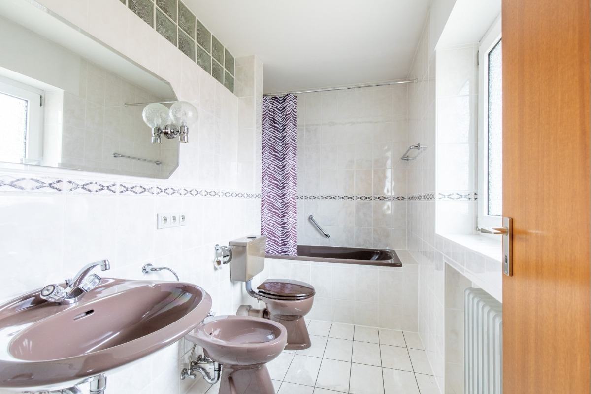 Wannenbad für Elternschlafzimmer OG, Originalfoto
