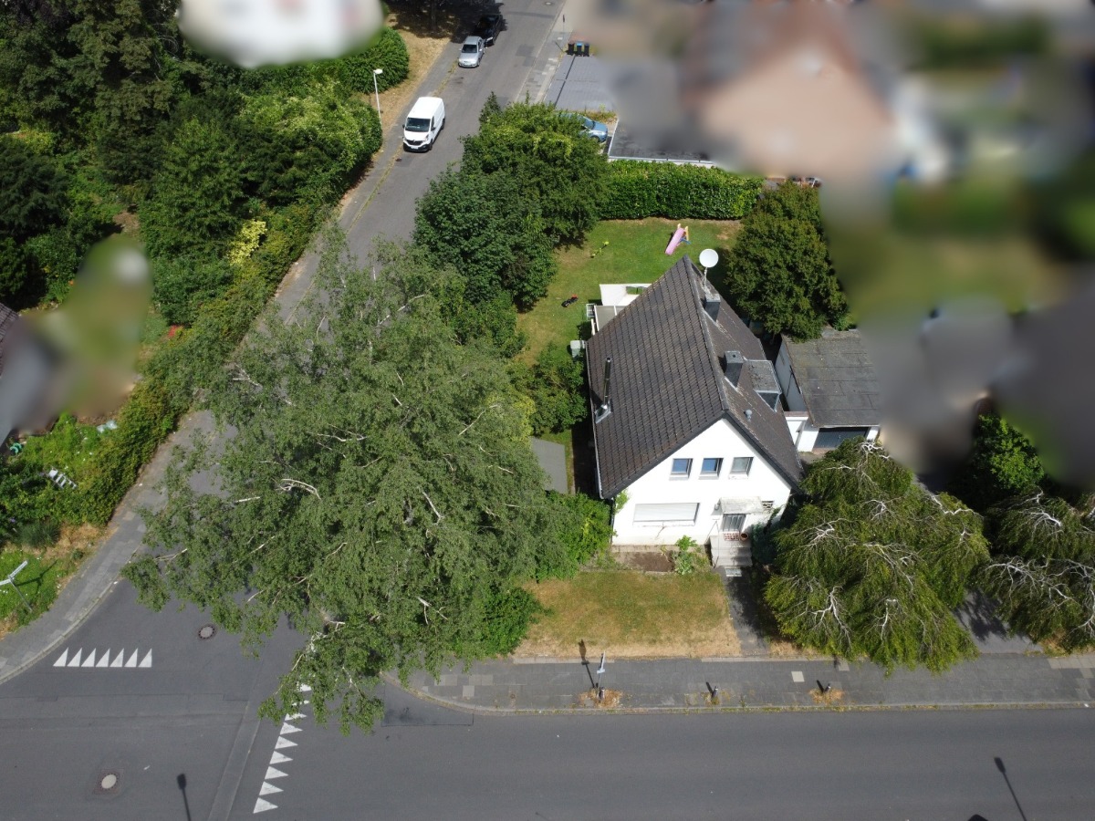 Eckgrundstück mit Entwicklungspotenzial pos. Bauvoranfrage für 5-6 Wohneinheiten in Frechen Mitte